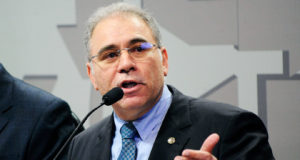 O ministro da saúde, Marcelo Queiroga, tentou consertar o que havia dito sobre vida e liberdade. Foto: Reprodução