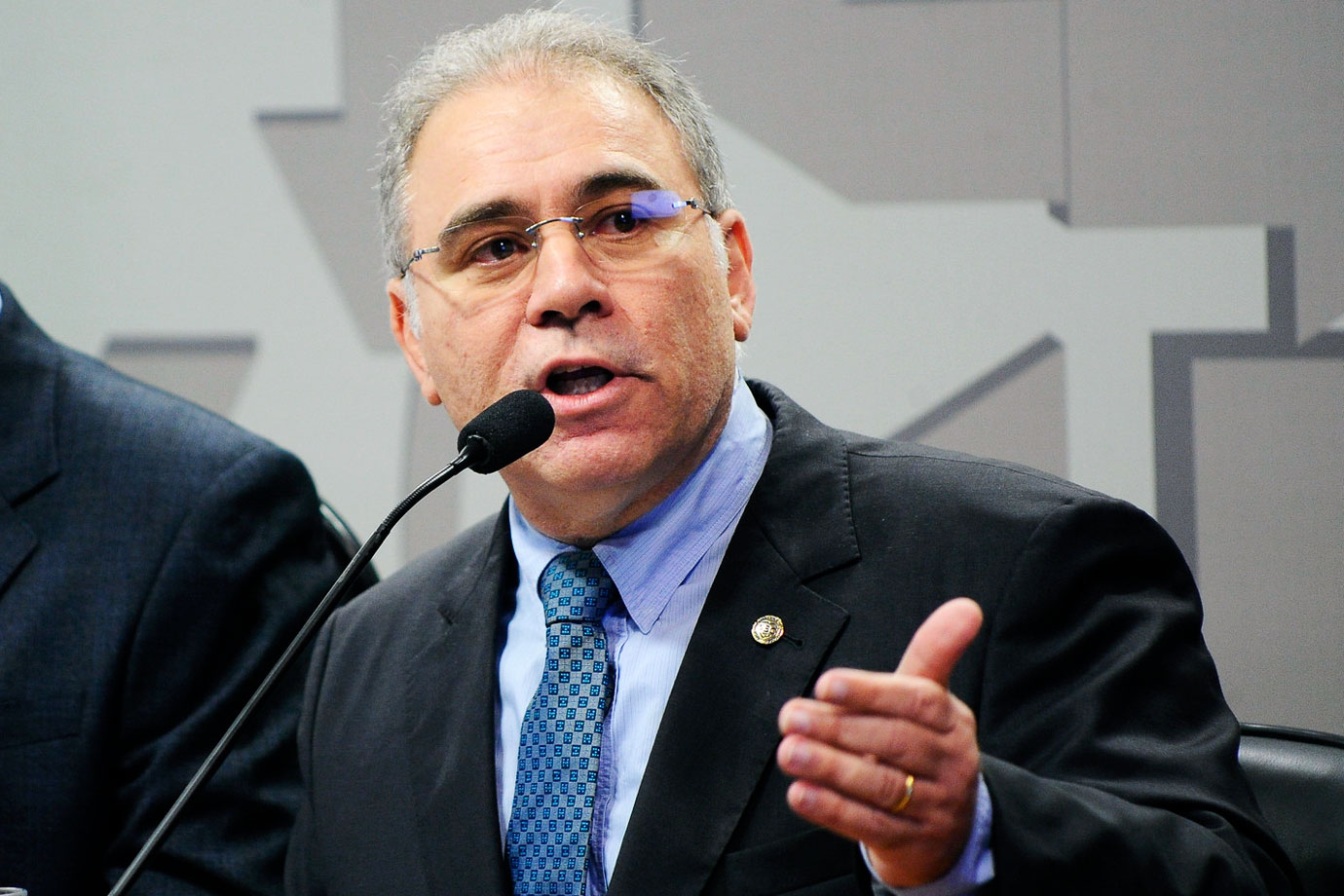 O ministro da saúde, Marcelo Queiroga, tentou consertar o que havia dito sobre vida e liberdade. Foto: Reprodução