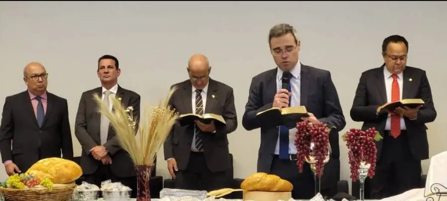 André Mendonça, que assumirá uma vaga no STF, pregou culto em um auditório da Câmara dos Deputados. Foto: Ascom/SG