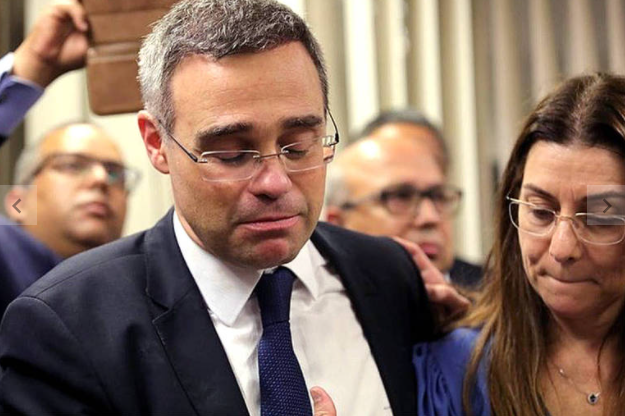 Indicado de Bolsonaro, André Mendonça comemorou aprovação para o STF com familiares e apoiadores. Foto: Reprodução/Instagram