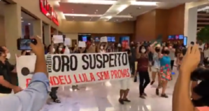 Recepção de Moro no Recife