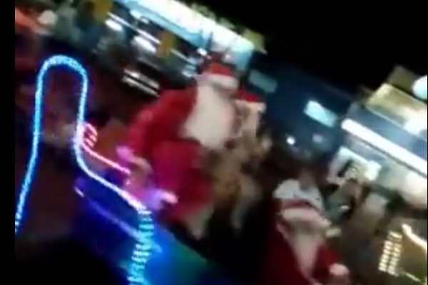 Carro com Papai Noel