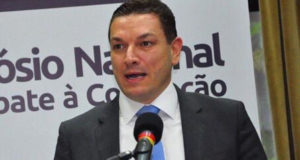 Diretor-geral da PF,
