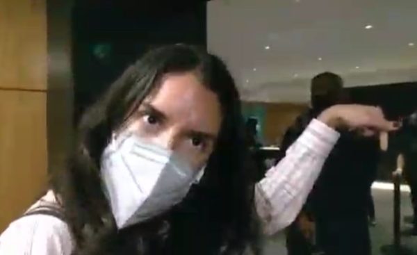 Veja a assessora de procuradora