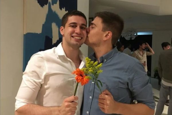 Veja o caso de homofobia