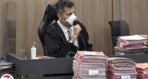 Veja o juiz