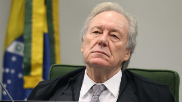 Ricardo Lewandowski tomou a decisão sobre o Auxílio Brasil