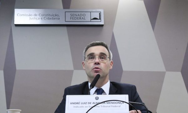 Veja o André Mendonça