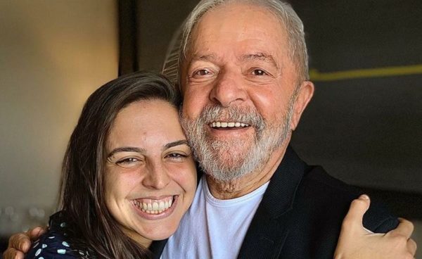 Veja Natália Bonavides e Lula