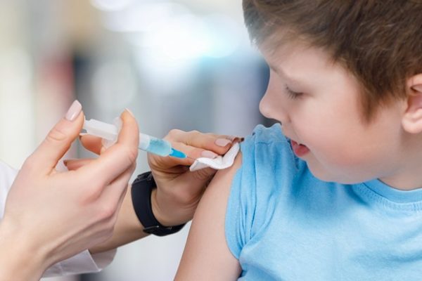 vacinação de criança