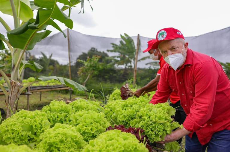 Lula visitando assentamento do MST em Pernambuco, em 2021. Foto: Ricardo Stuckert