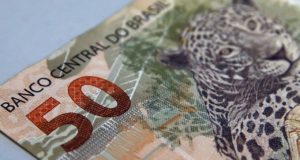 Veja a nota de real