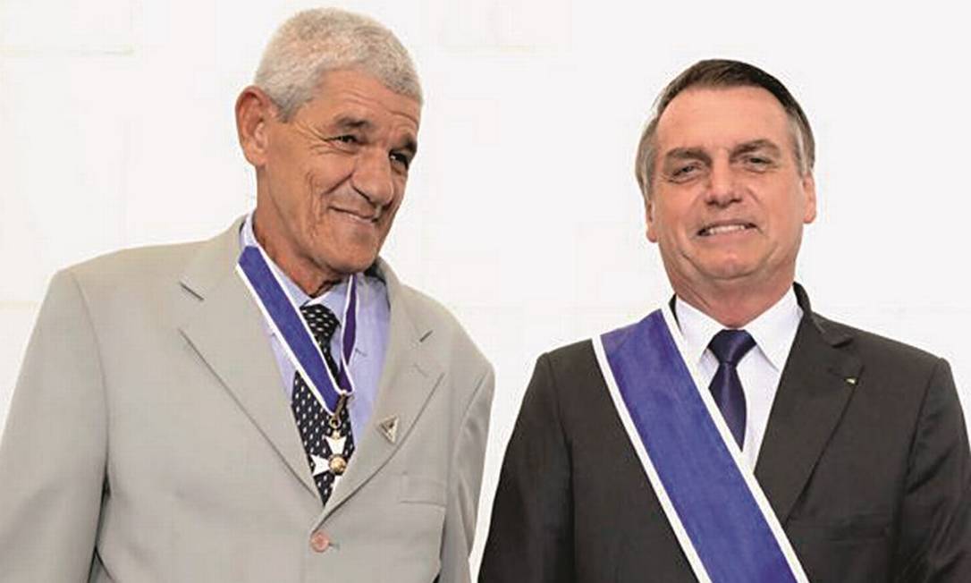 Bolsonaro gabinete rachadinha