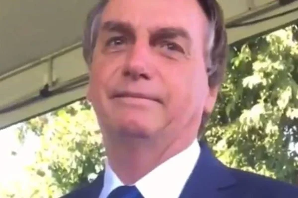 Bolsonaro e estudante