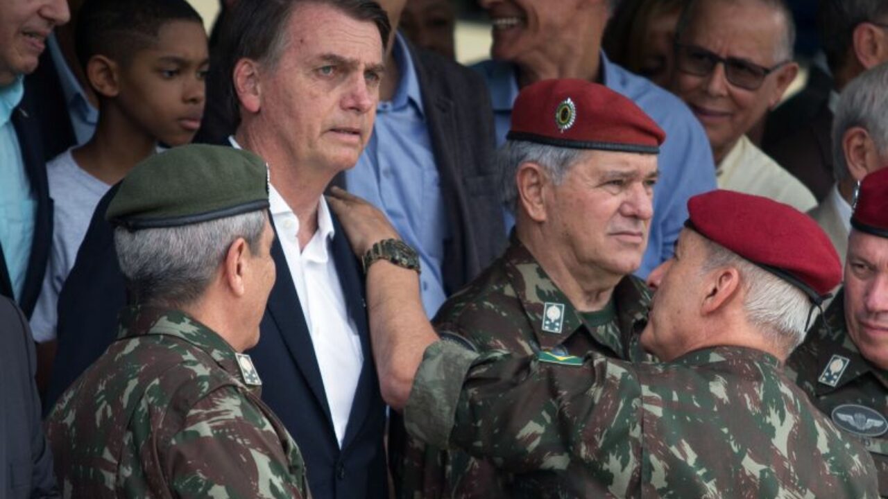 Bolsonaro e forças armadas