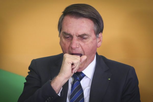 Bolsonaro bocejando