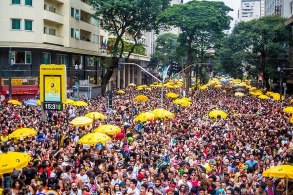 Foto de foliões em São Paulo