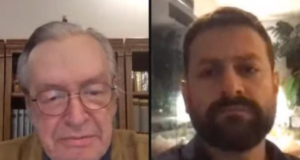 Foto de Italo Marselli, de barba e calvo (á direita), com Olavo de Carvalho (à esquerda). Éum montagem.