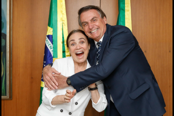 Foto de Regina Duarte e Bolsonaro