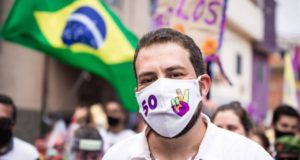 A imagem de Facebook de Boulos