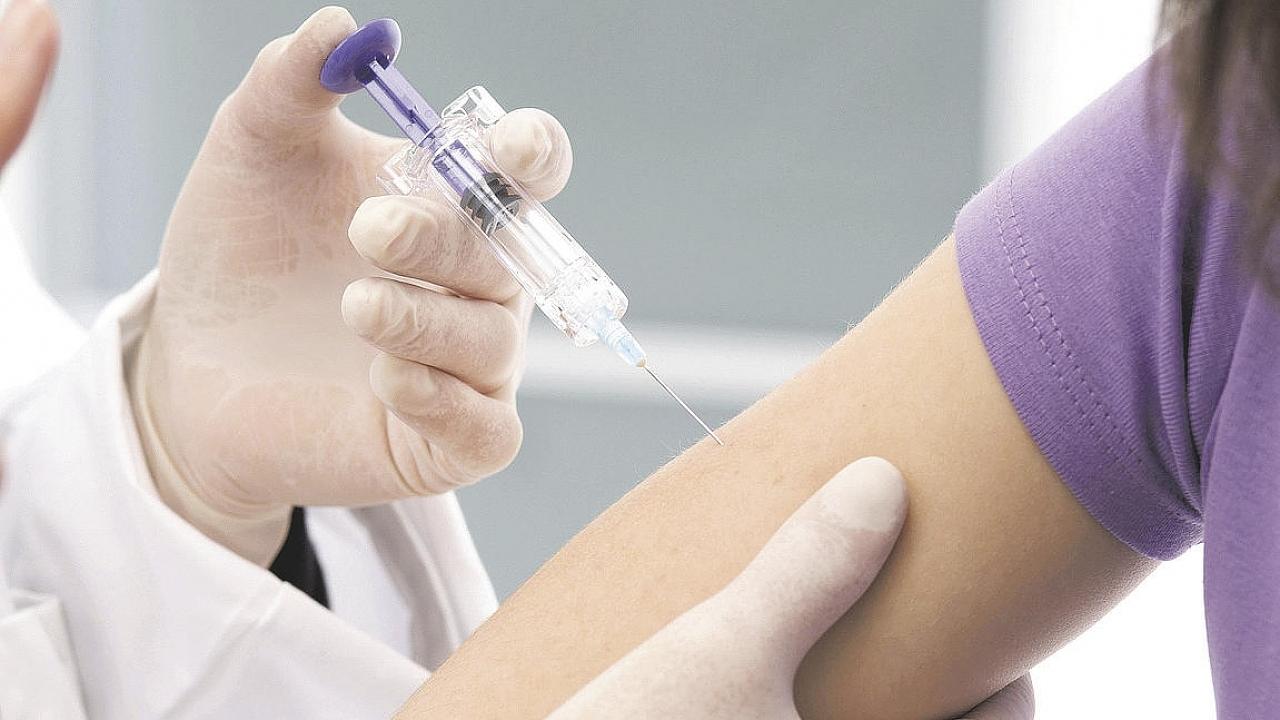 foto vacinação fake news
