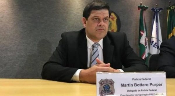 Veja o delegado