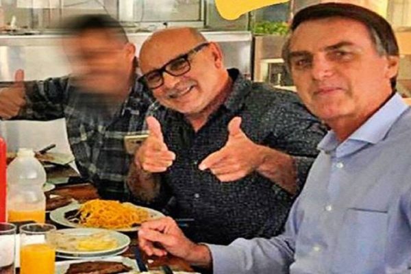Bolsonaro e Queiroz durante almoço