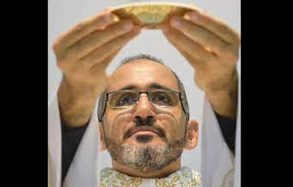 Veja o padre