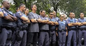 A imagem de Bolsonaro e os PMs