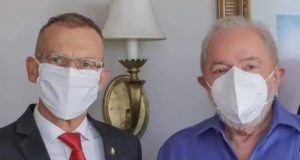 A imagem de Contarato com Lula
