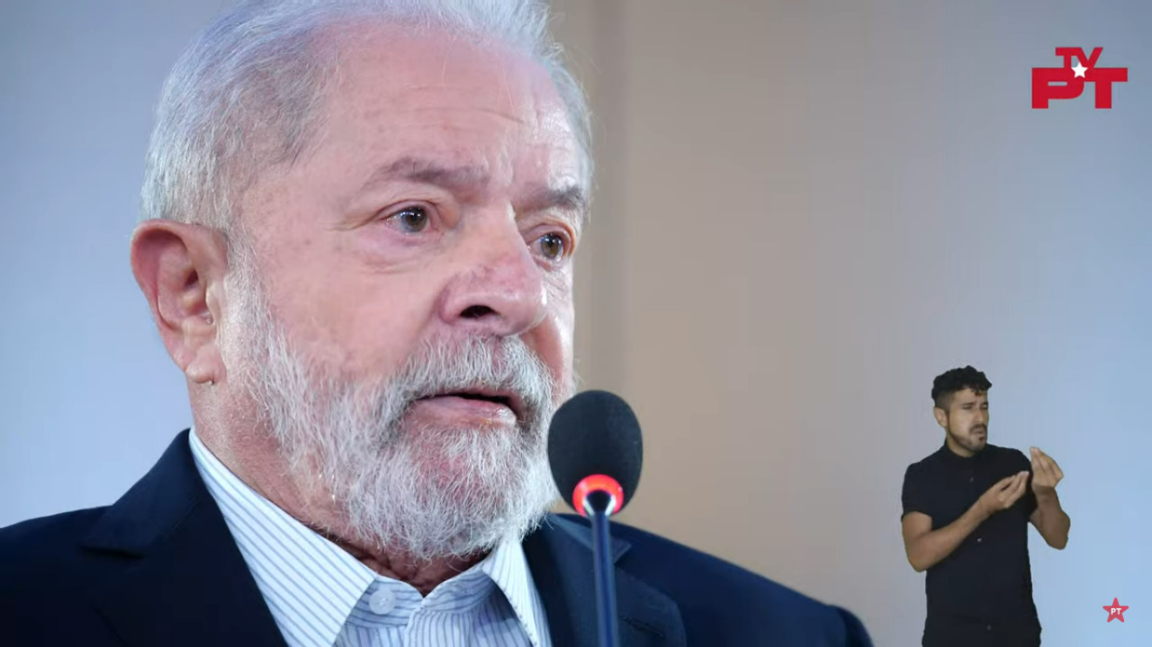O ex-presidente Lula (PT) em coletiva, nesta quarta-feira (19). Imagem: Reprodução