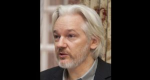 Juian Assange é perseguido pelos Estados Unidos. Foto: Wikimedia Commons