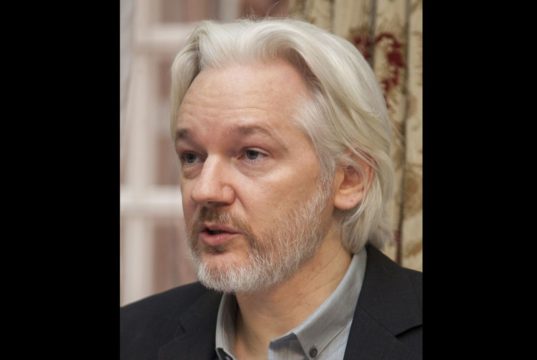 Juian Assange é perseguido pelos Estados Unidos. Foto: Wikimedia Commons