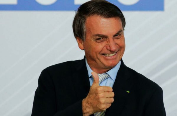 Jair Bolsonaro sorrindo