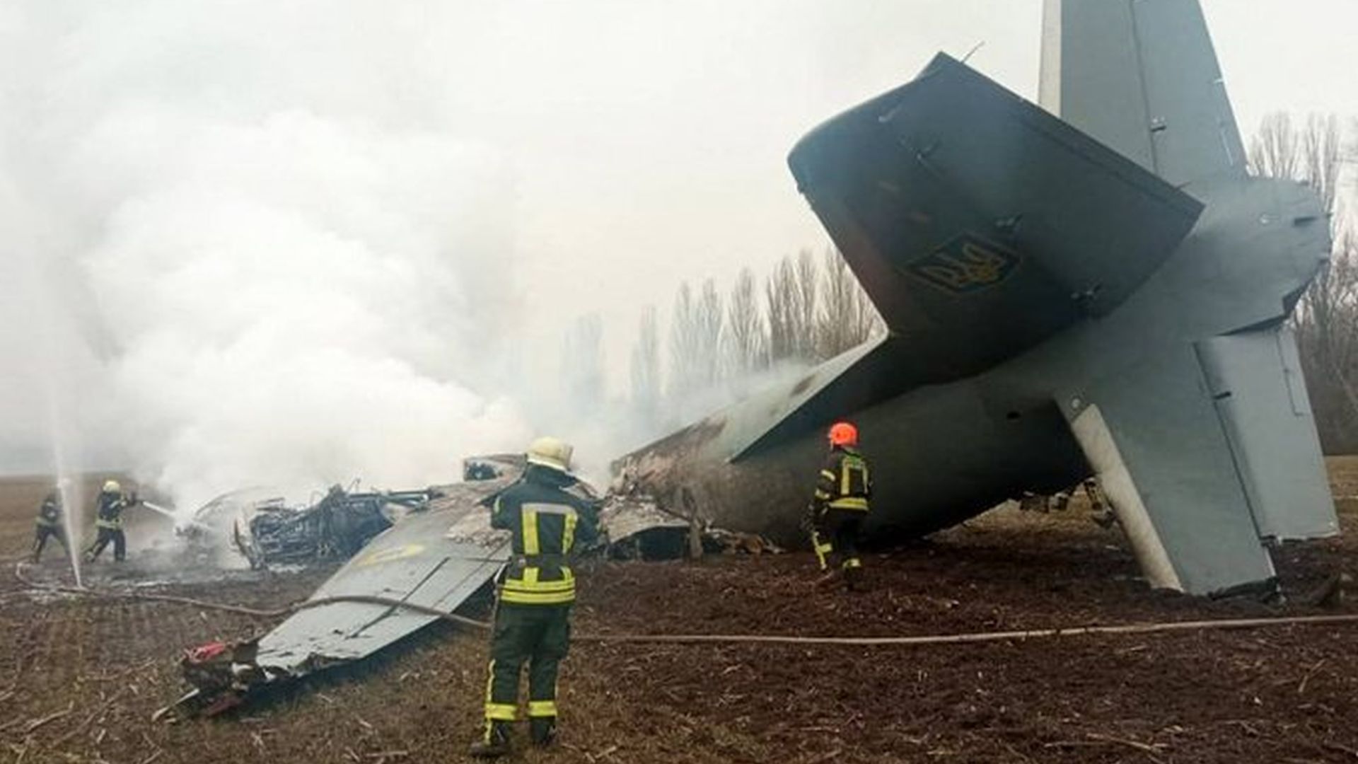 Avião militar ucraniano derrubado no sul de Kiev.