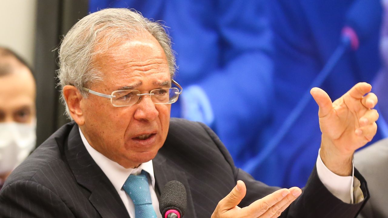 A imagem de Paulo Guedes