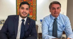 André Fernandes e Jair Bolsonaro