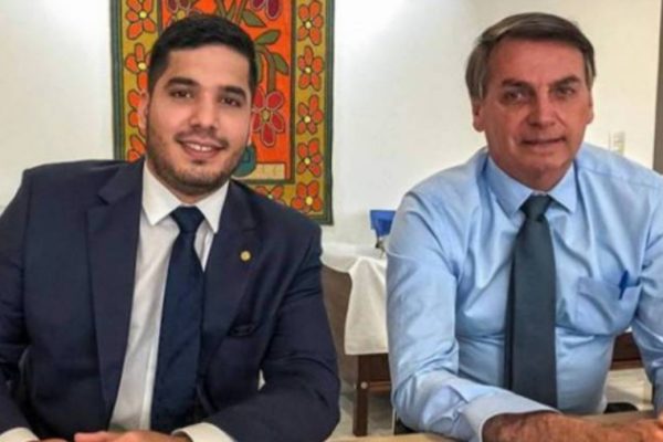 André Fernandes e Jair Bolsonaro