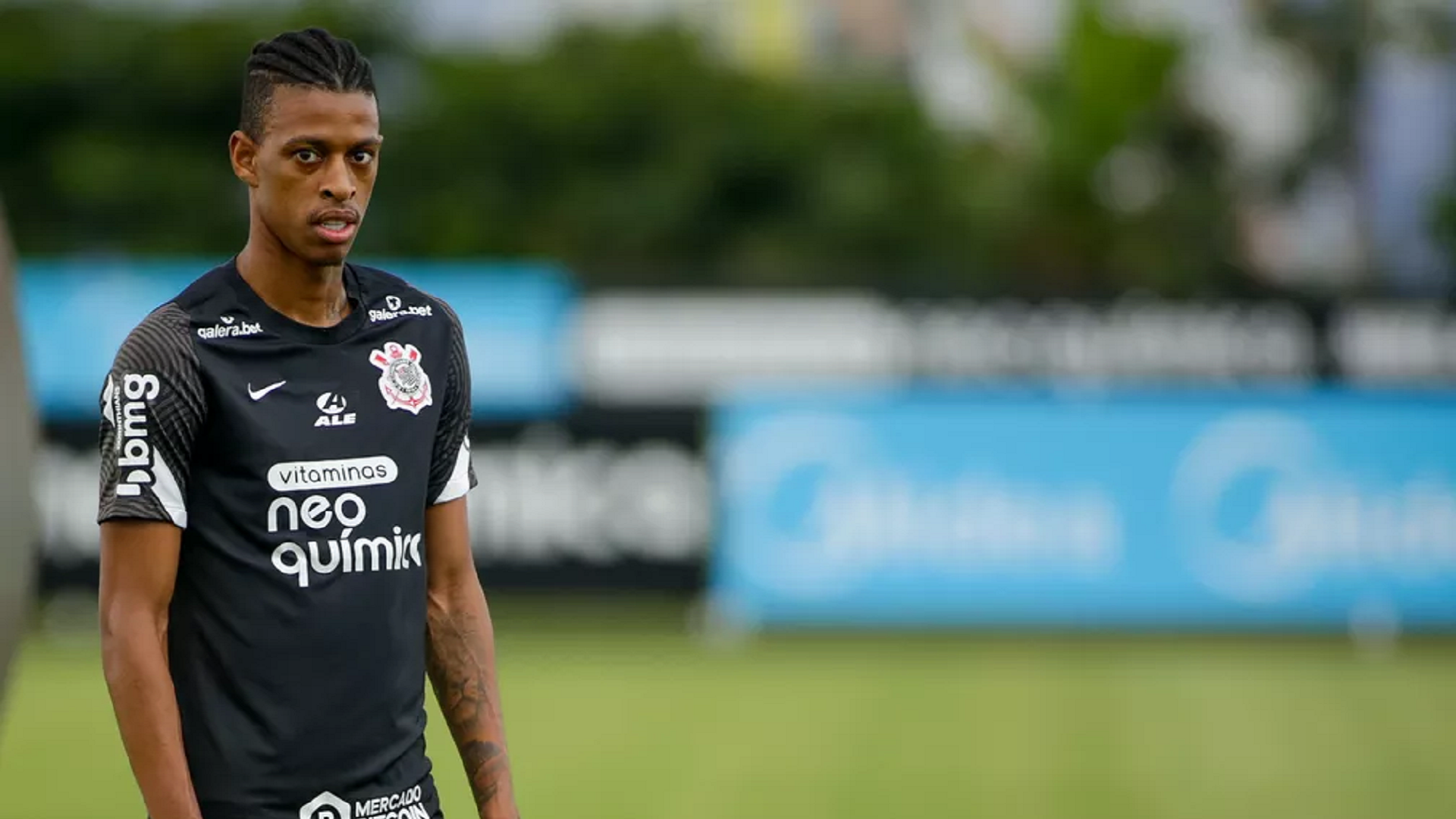 Zagueiro Robson Bambu é acusado de estupro