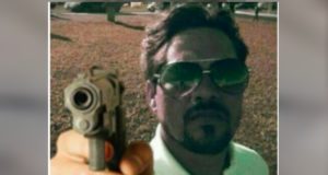 Bolsonarista com arma