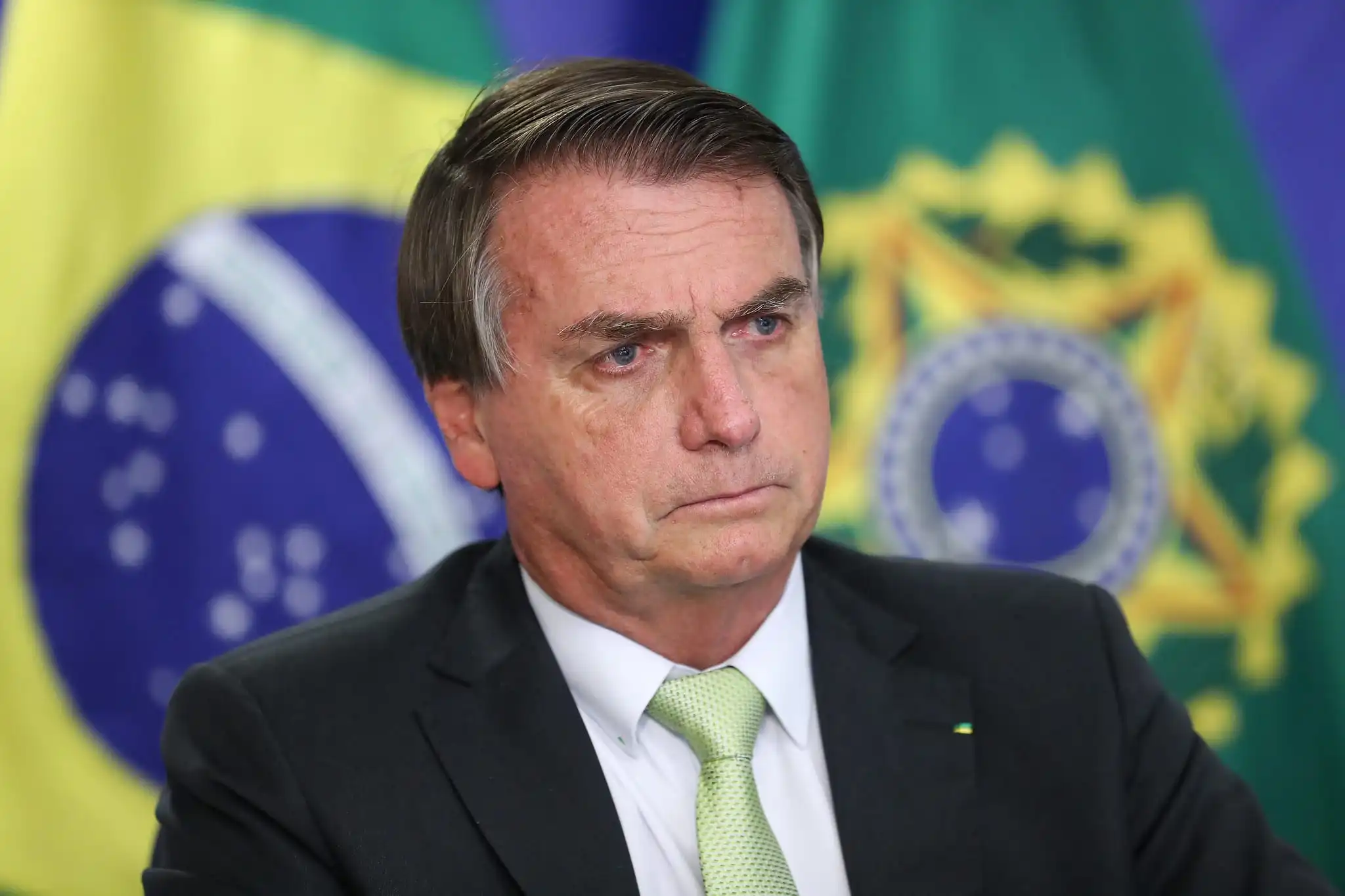 Bolsonaro fazendo discurso: Bolsonaro segue conselhos errados