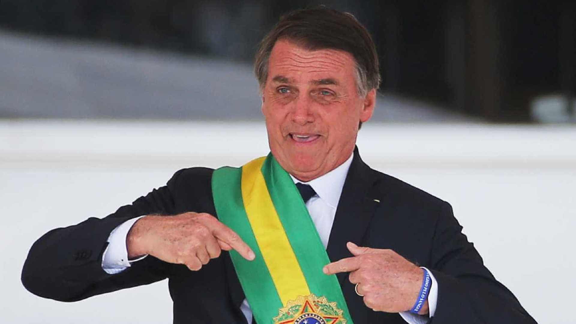 Bolsonaro vai levar radicais em comitiva oficial à Rússia