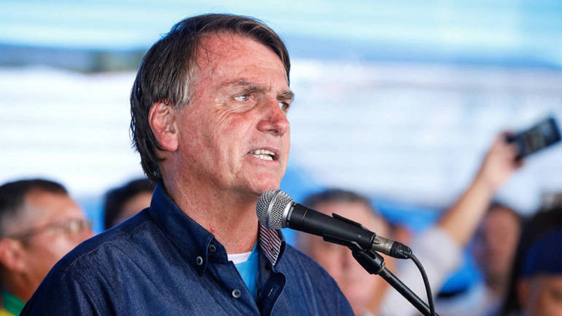 Bolsonaro diz que Forças Armadas podem melar a eleição