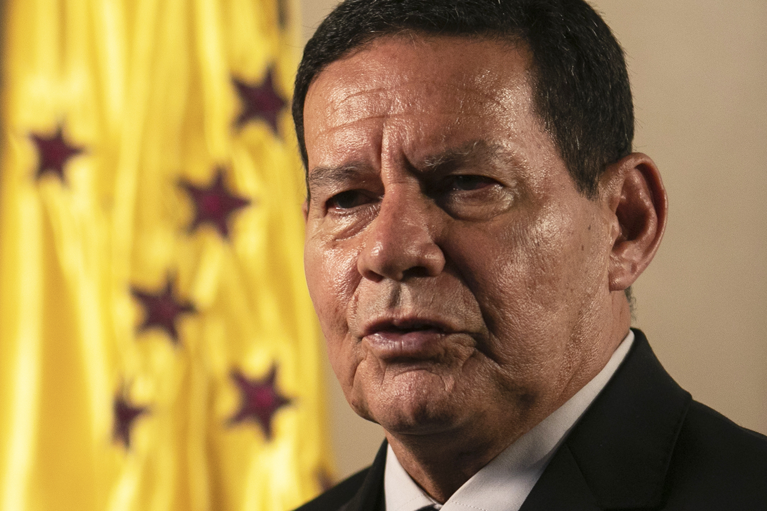 Mourão foi o primeiro a falar sobre o conflito e levou bronca do presidente. Foto: Agência Brasil/Reprodução