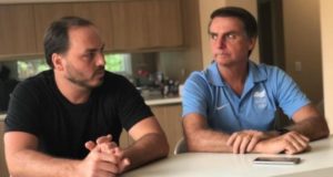 Carlos Bolsonaro e Jair Bolsonaro