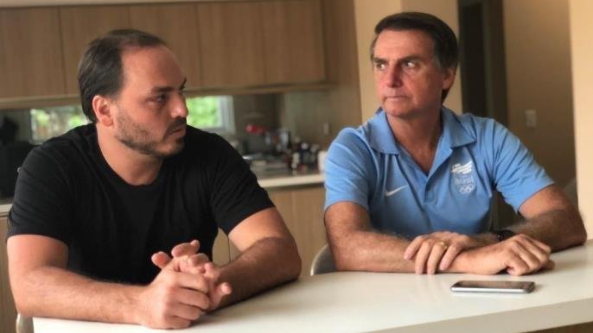 Carlos Bolsonaro e Jair Bolsonaro
