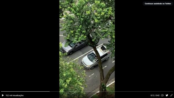 Carro de som faz discurso antivacina em SP