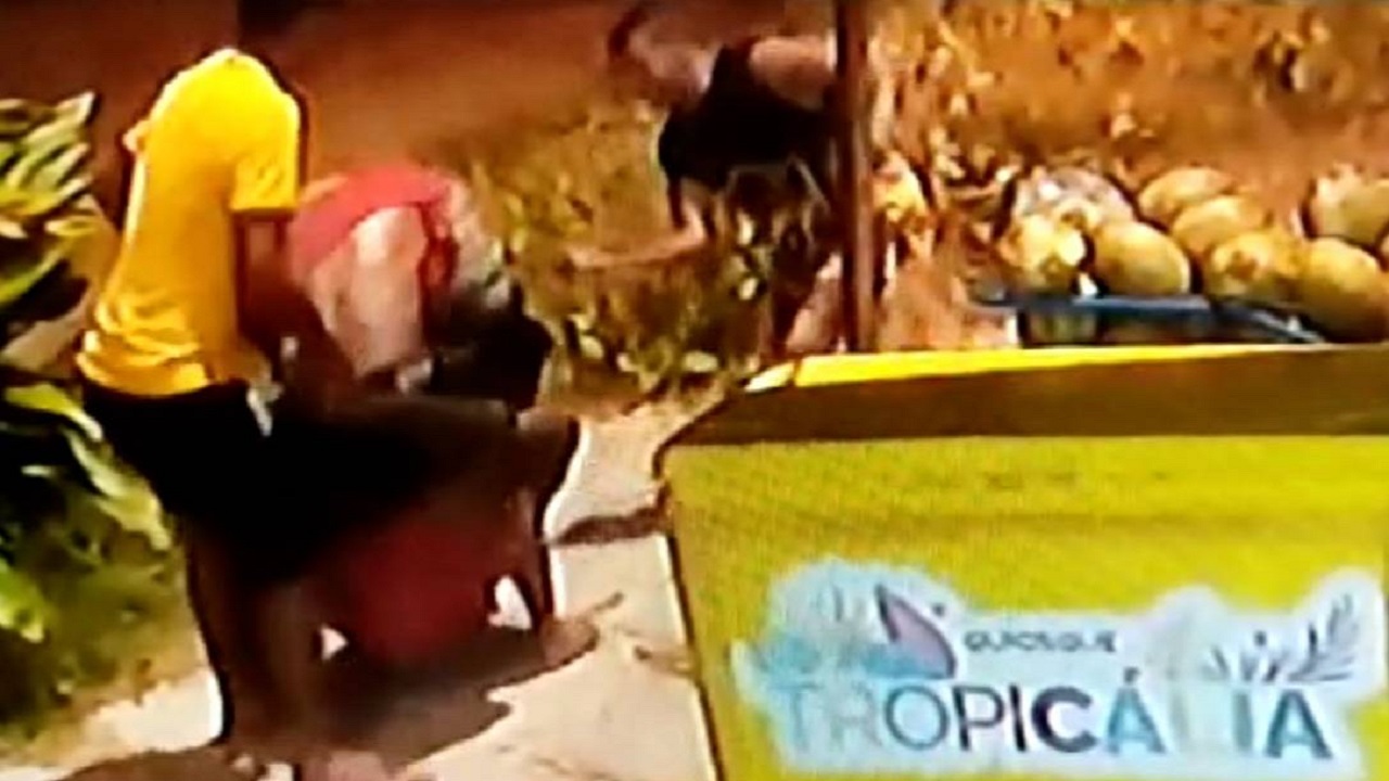 As imagens mostram o congolês Moïse Mugenyi Kabagambe sendo agredido por três homens na orla da Barra da Tijuca