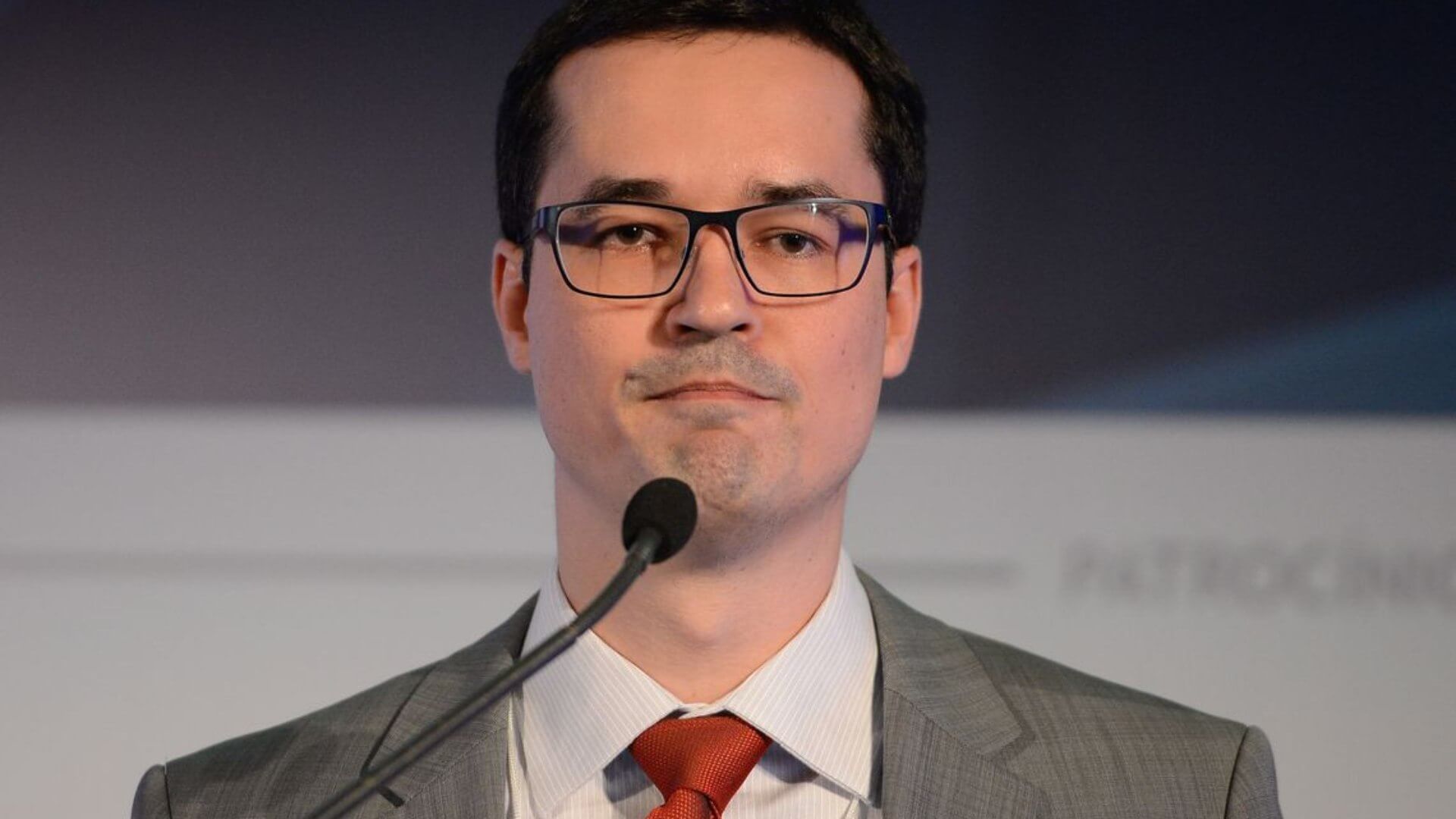 Deltan se pendura em edição velha da Veja para disfarçar fiasco do vídeo em defesa de Moro