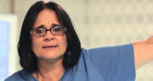 Damares se derrete por Milton Ribeiro após denúncia de corrupção: "Meu pastor"